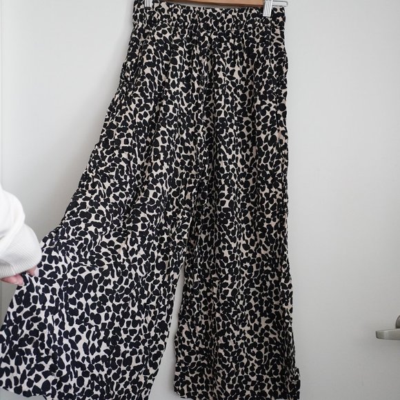 H&M Printed flowy pants - Picture 1 of 9